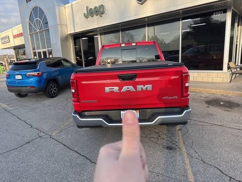 Used 2025 RAM 1500 4x4 Crew Cab image 6