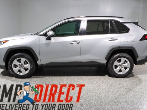 Used 2020 Toyota RAV4 XLE FWD image 10