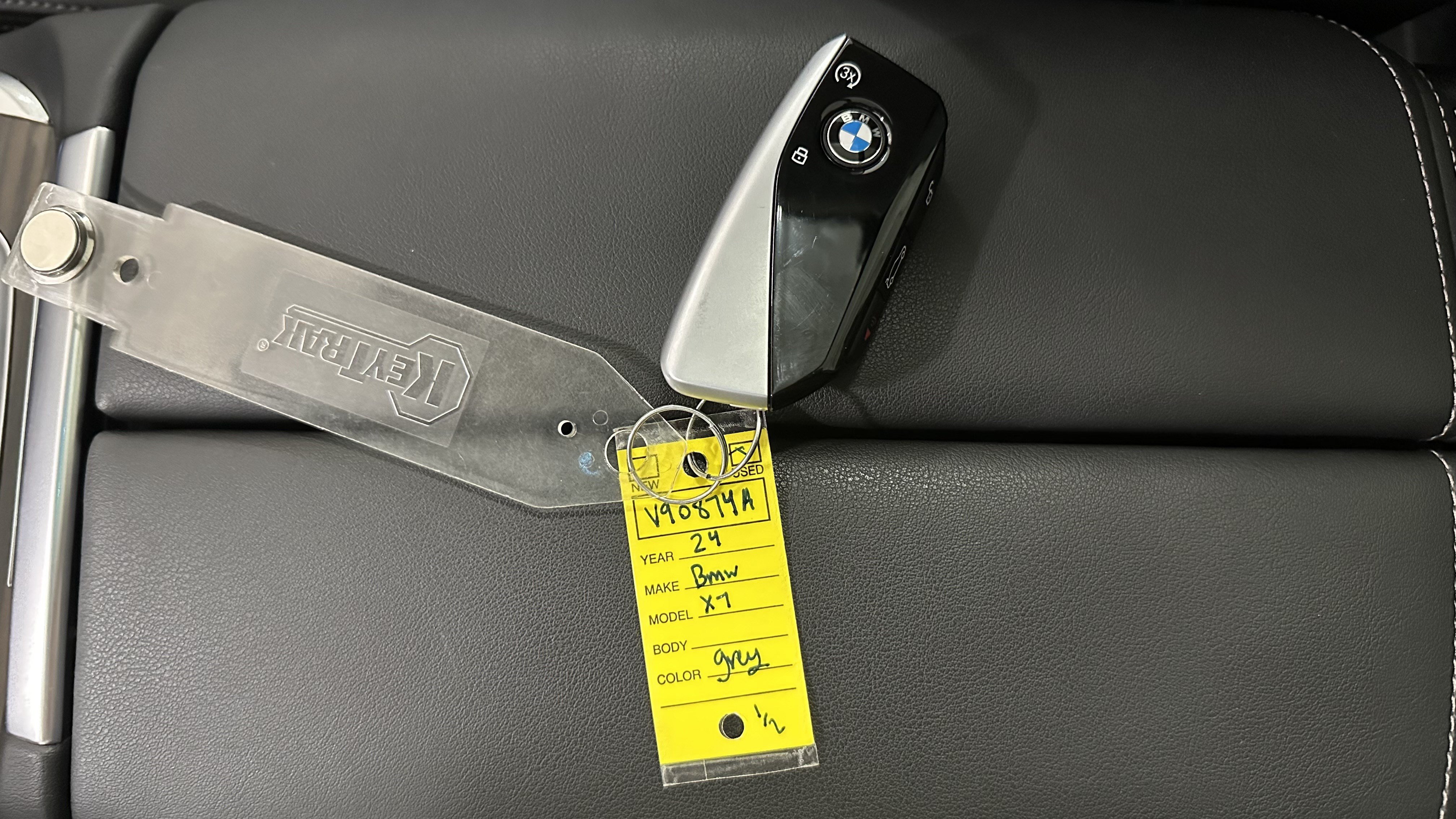 Certified 2024 BMW X7 xDrive40i w/ Premium Package AWD/4WD image 35
