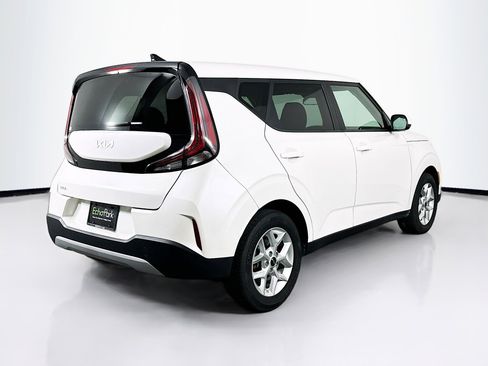 Used 2025 Kia Soul LX w/ LX Technology Package FWD image 9