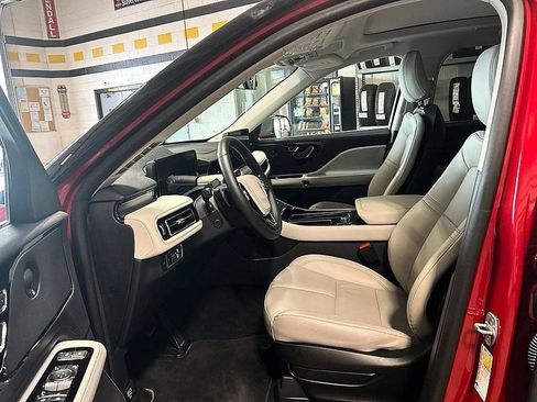 Used 2025 Lincoln Aviator AWD w/ Equipment Group 101A image 10