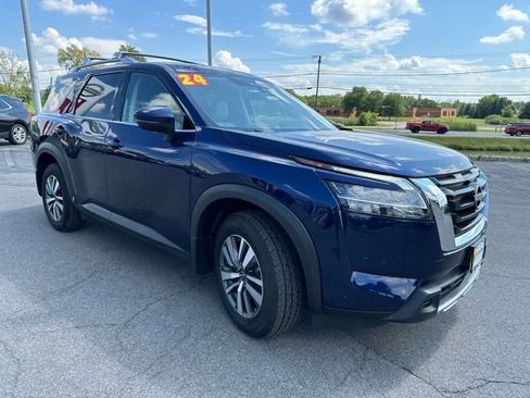 Used 2024 Nissan Pathfinder SL AWD/4WD image 8