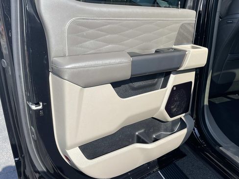 Certified 2025 Ford F250 Platinum w/ Platinum Plus Package AWD/4WD image 39