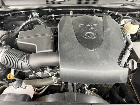Used 2022 Toyota Tacoma TRD Off-Road w/ Technology Package RWD image 40