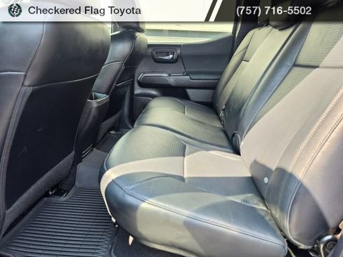 Used 2022 Toyota Tacoma TRD Sport w/ TRD Premium Sport Package AWD/4WD image 25