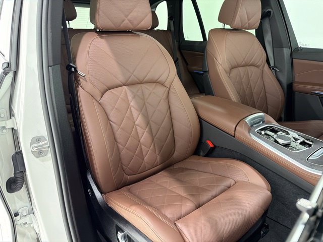 Certified 2025 BMW X5 xDrive50e w/ M Sport Package AWD/4WD image 19