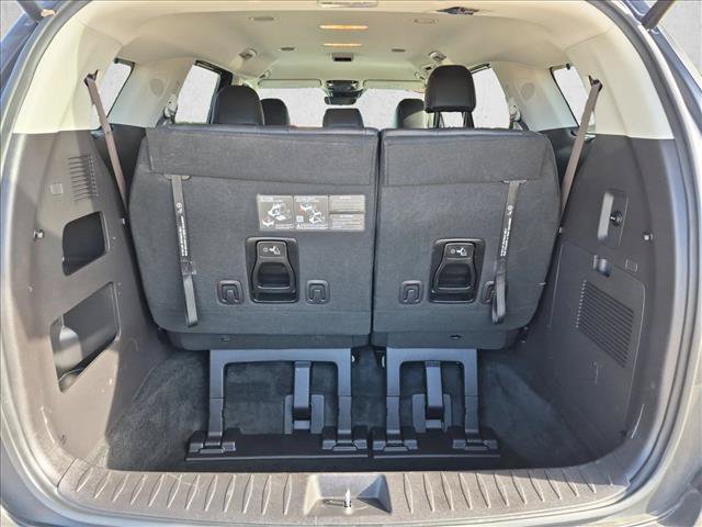 Used 2026 Kia Carnival EX FWD image 6