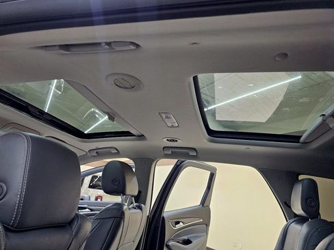 Used 2018 Buick Enclave Premium w/ Experience Buick Package FWD image 40