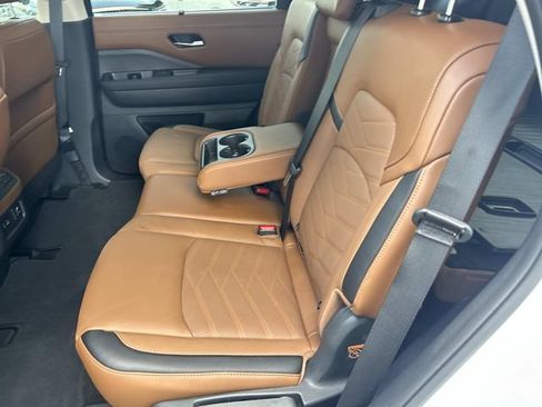 Used 2025 Nissan Pathfinder Platinum w/ Cargo Package FWD image 21