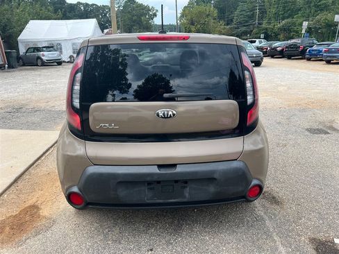 Used 2014 Kia Soul FWD image 6