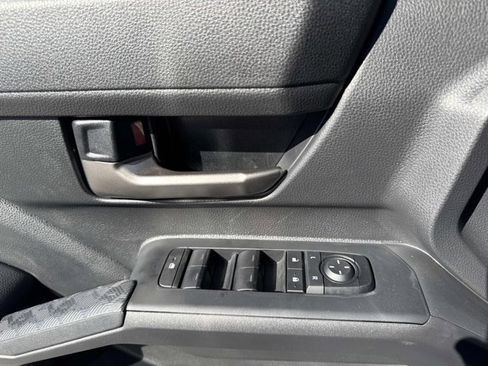 Certified 2025 Toyota Tacoma TRD Off-Road image 8