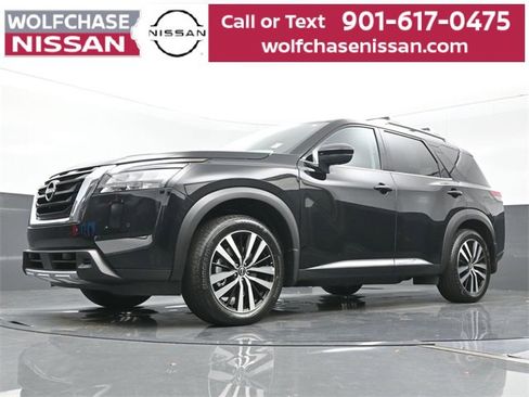 Used 2025 Nissan Pathfinder Platinum w/ Cargo Package image 22