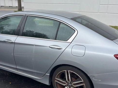 Used 2017 Honda Accord Sport image 6