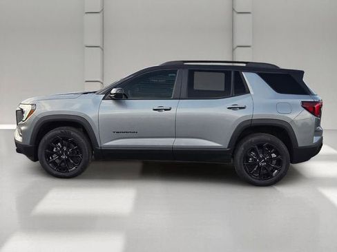 Used 2026 GMC Terrain Elevation w/ Elevation Premium Package FWD image 2