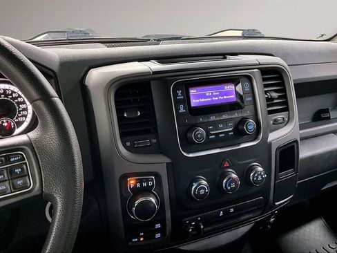 Used 2018 RAM 1500 Express AWD/4WD image 10