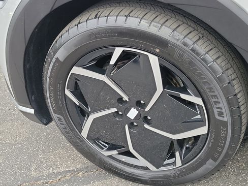 Certified 2024 Hyundai Ioniq 5 SEL RWD image 28