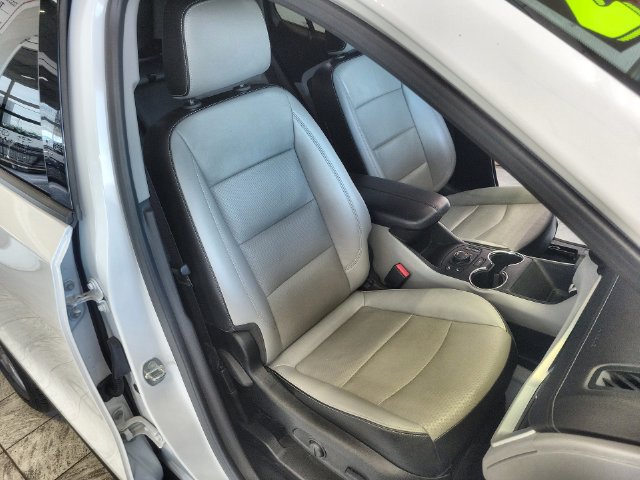 Used 2023 GMC Terrain SLT w/ Tech Package AWD/4WD image 24