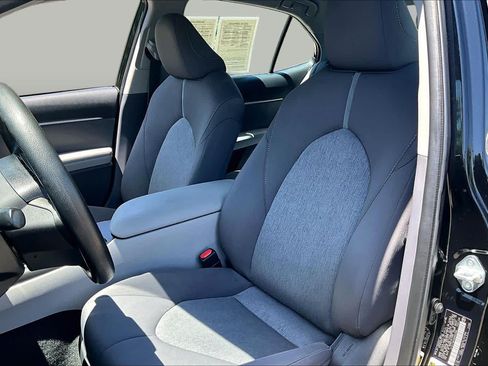 Certified 2022 Toyota Camry LE FWD image 7