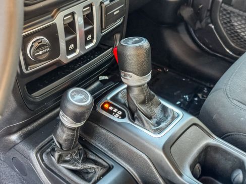 Used 2023 Jeep Wrangler Willys image 16