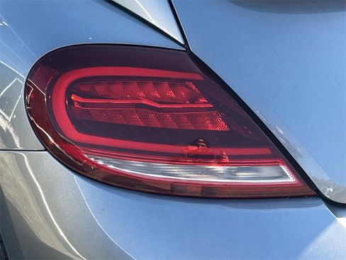 Used 2019 Volkswagen Beetle 2.0T SE image 10