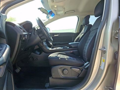 Used 2017 Ford Edge SE image 15