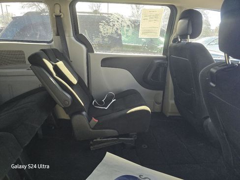 Used 2016 Dodge Grand Caravan SE w/ Quick Order Package 29E SE image 10