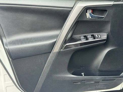 Used 2016 Toyota RAV4 SE AWD/4WD image 22
