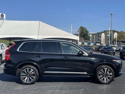 Certified 2025 Volvo XC90 T8 Core w/ Climate Package AWD/4WD image 8