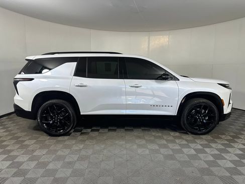 Used 2024 Chevrolet Traverse RS FWD image 6