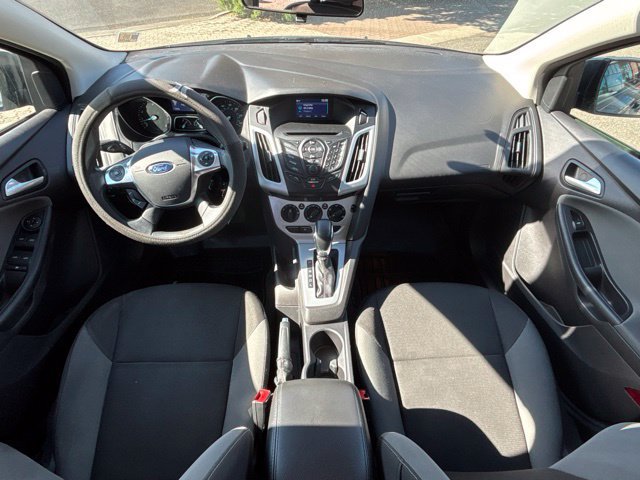 Used 2014 Ford Focus SE FWD image 9