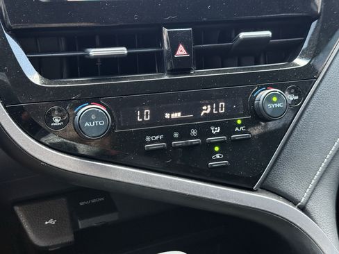Used 2023 Toyota Camry SE FWD image 23