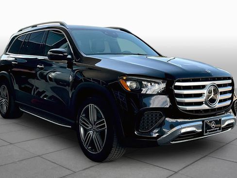 Used 2024 Mercedes-Benz GLS 450 4MATIC image 3