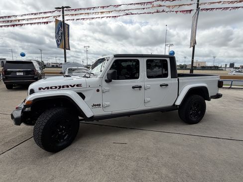 Used 2023 Jeep Gladiator Mojave w/ Trailer Tow Package AWD/4WD image 11