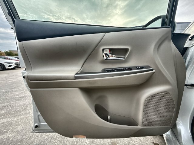 Used 2016 Toyota Prius V Four FWD image 13