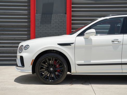 Used 2022 Bentley Bentayga Speed AWD/4WD image 11