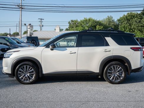 Used 2023 Nissan Pathfinder SL w/ SL Premium Package AWD/4WD image 7