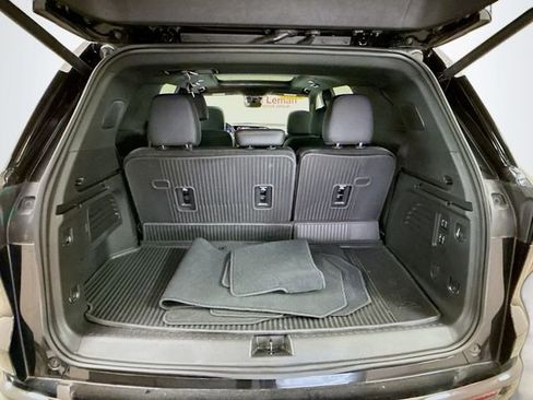 Used 2025 Chevrolet Traverse High Country w/ LPO, Floor Liner Package AWD/4WD image 29