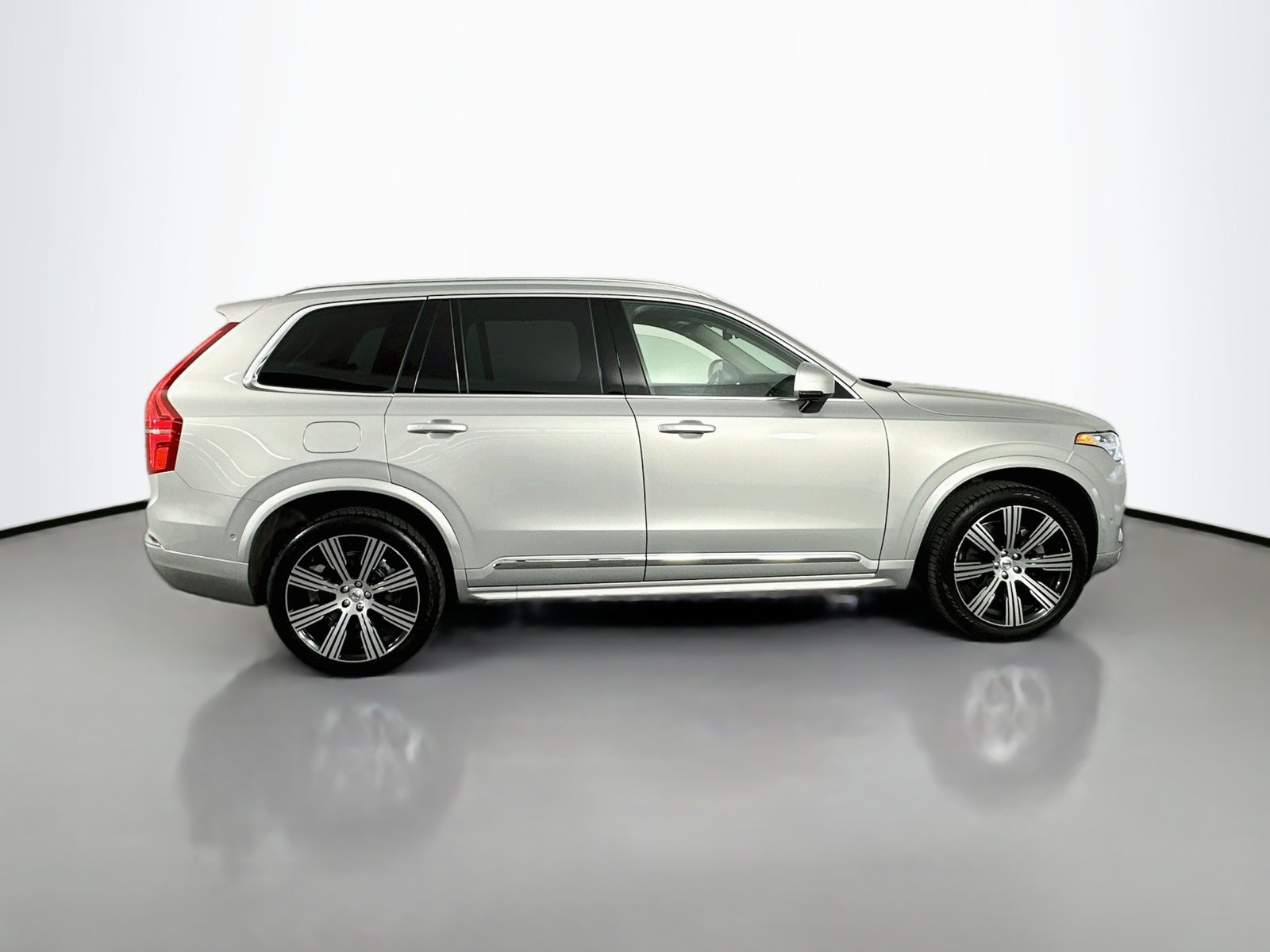 Used 2023 Volvo XC90 B6 Ultimate w/ Protection Package Premier AWD/4WD image 8