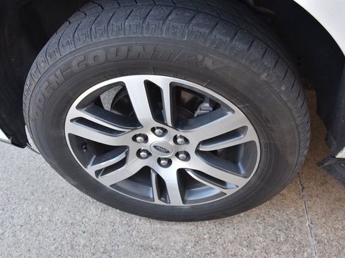 Used 2024 Ford Expedition Max Limited image 13