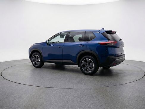 Used 2025 Nissan Rogue SV image 6