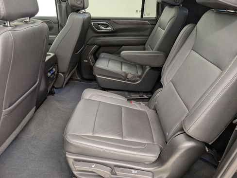 Used 2023 Chevrolet Suburban Z71 w/ Luxury Package image 14