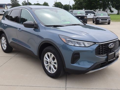 Used 2024 Ford Escape Active AWD/4WD image 4