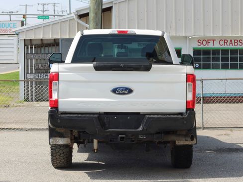 Used 2019 Ford F250 XL w/ Power Equipment Group image 7