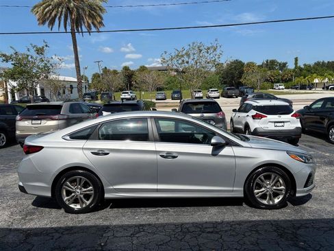 Used 2019 Hyundai Sonata SEL w/ Tech Package 02 FWD image 6
