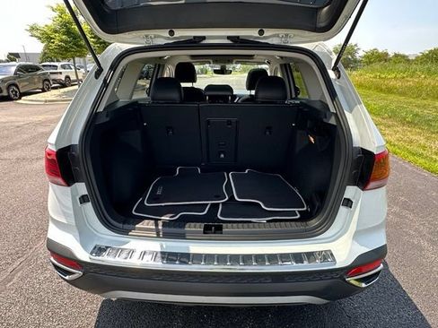 Certified 2023 Volkswagen Taos SE w/ Panoramic Sunroof Package AWD/4WD image 16