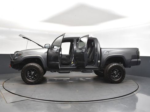 Used 2020 Toyota Tacoma TRD Off-Road image 45