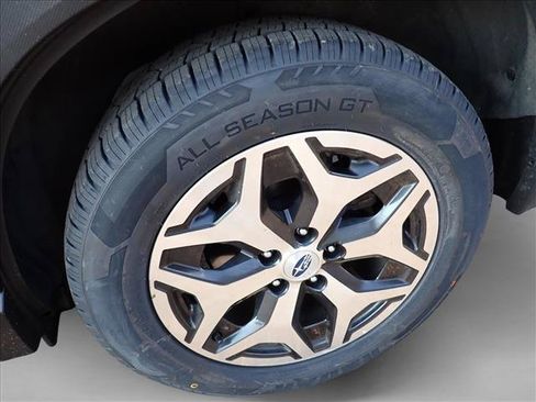 Certified 2023 Subaru Forester Premium AWD/4WD image 7