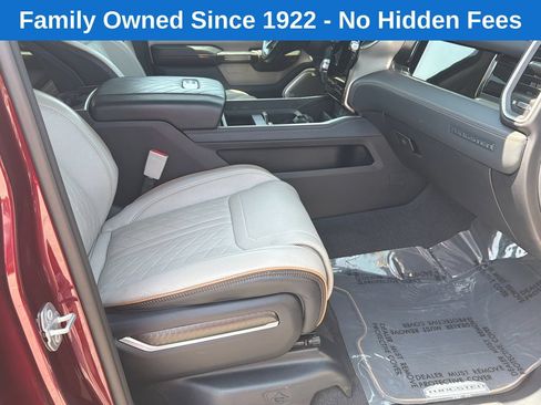 Used 2025 RAM 1500 Tungsten AWD/4WD image 13