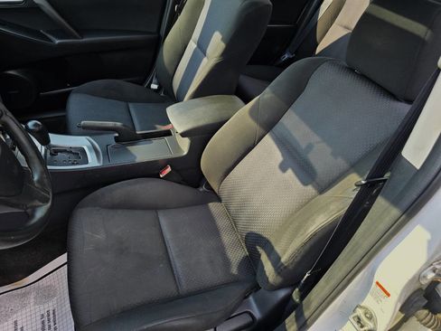 Used 2010 MAZDA MAZDA3 i Touring image 12