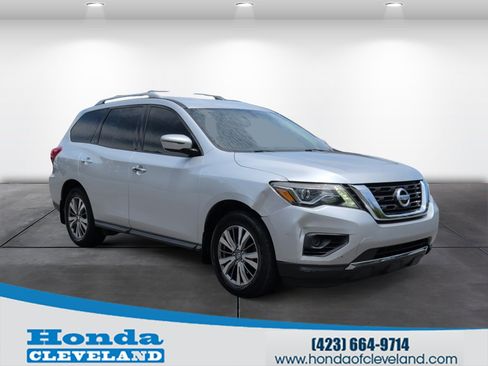 Used 2018 Nissan Pathfinder S FWD image 1